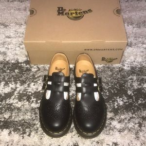 NWT Dr. Martens 8065 Smooth Leather Mary Janes